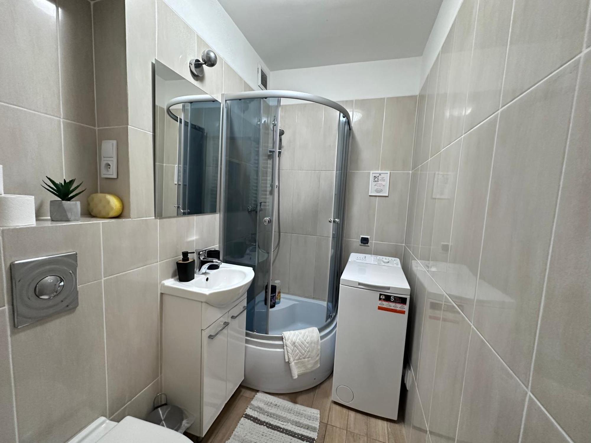 ורשה 5Centrum Stanislawa Moniuszki10 Wi-Fi 1Gb Sek מראה חיצוני תמונה